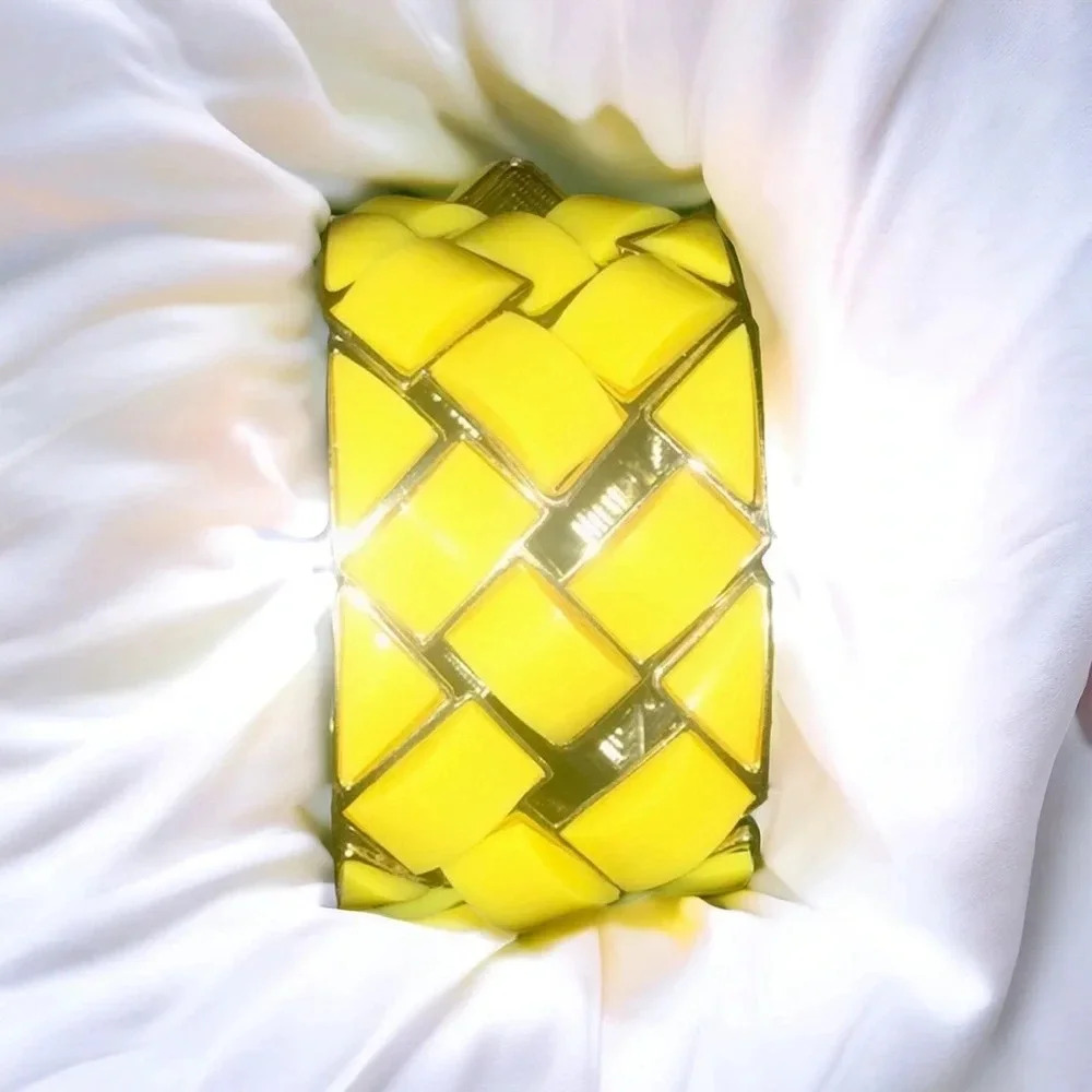 Vintage Unsigned Wide Yellow Basketweave Woven Stretch Gold Tone Bangle Bracelet - Picture 2 of 3